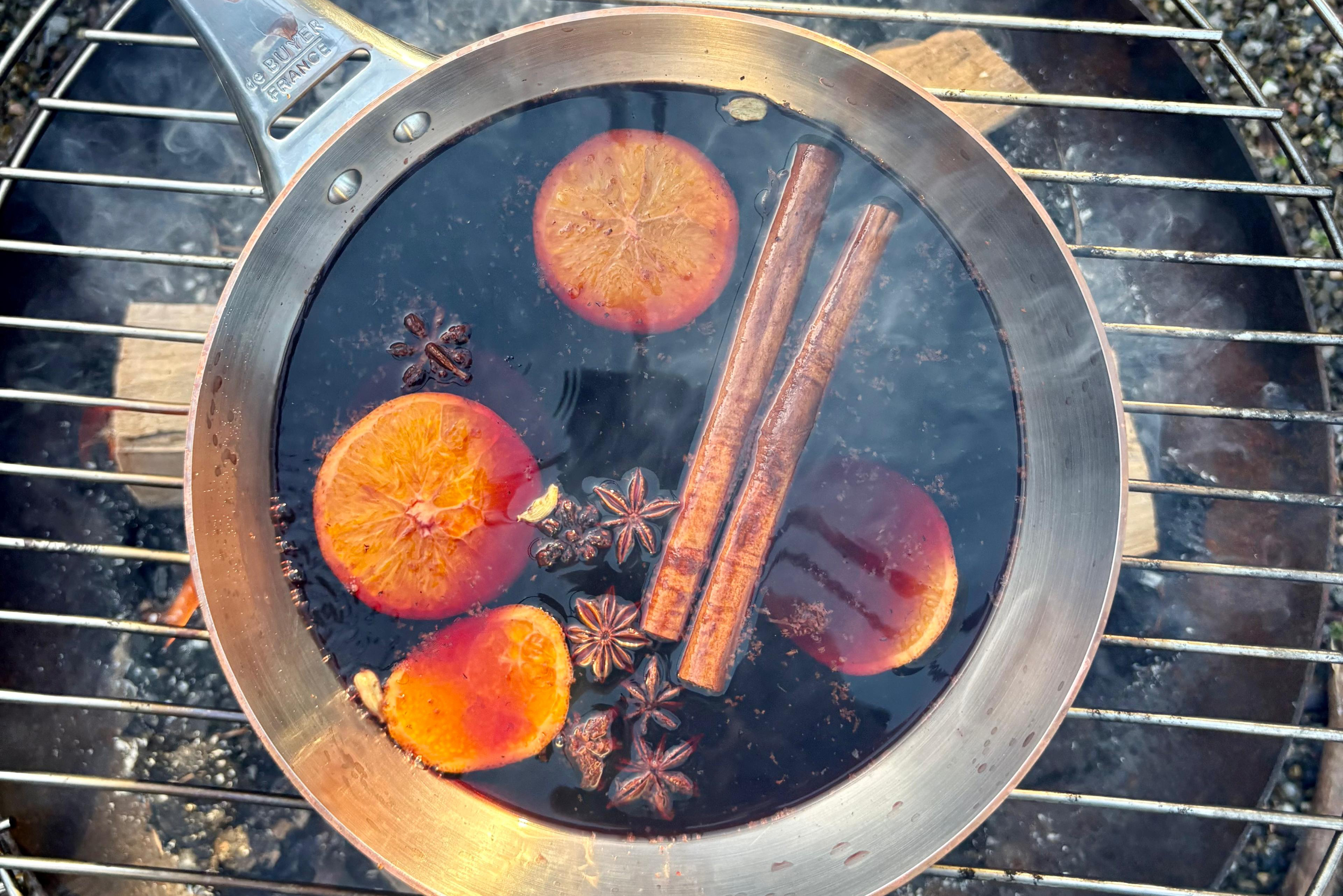 Glühwein vom Feuer